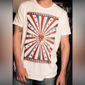 TRUNK LTD TOM PETTY HEARTBREAKERS red white & blue guitar Cupid heart SHIRT RARE